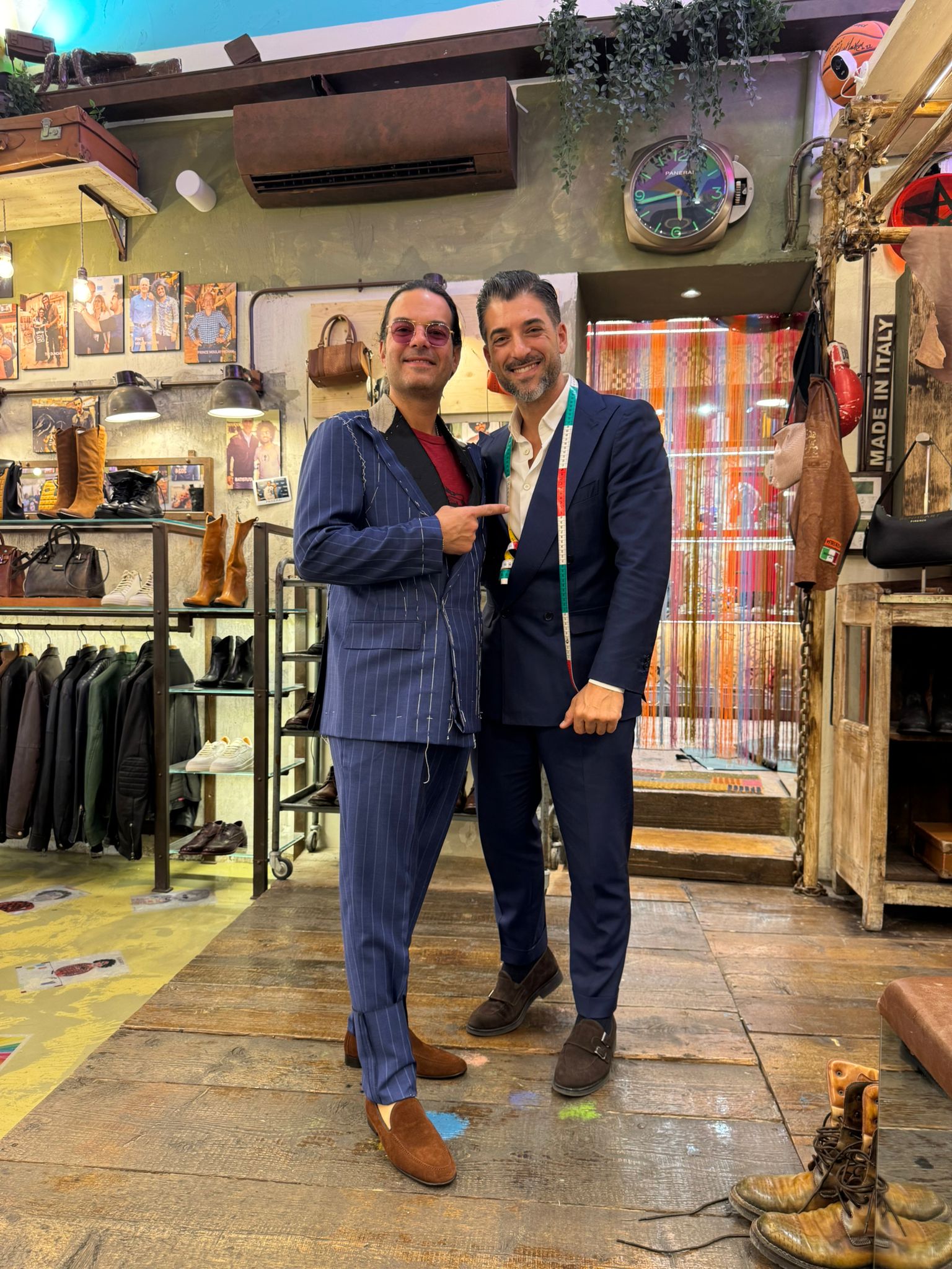 Prova in imbastitura dell’abito gessato blu — Vinciguerra Sartoria Italiana